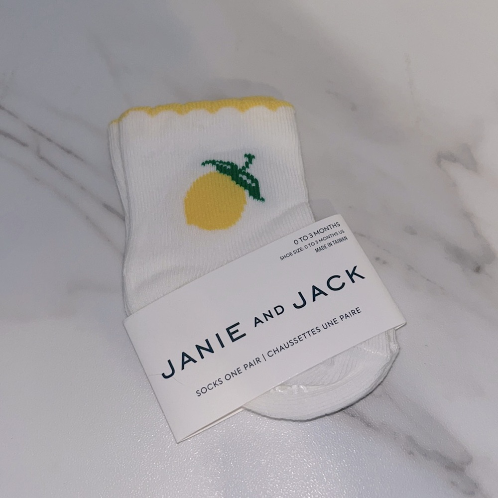 NWT Janie and Jack lemon yellow socks 0-3 months